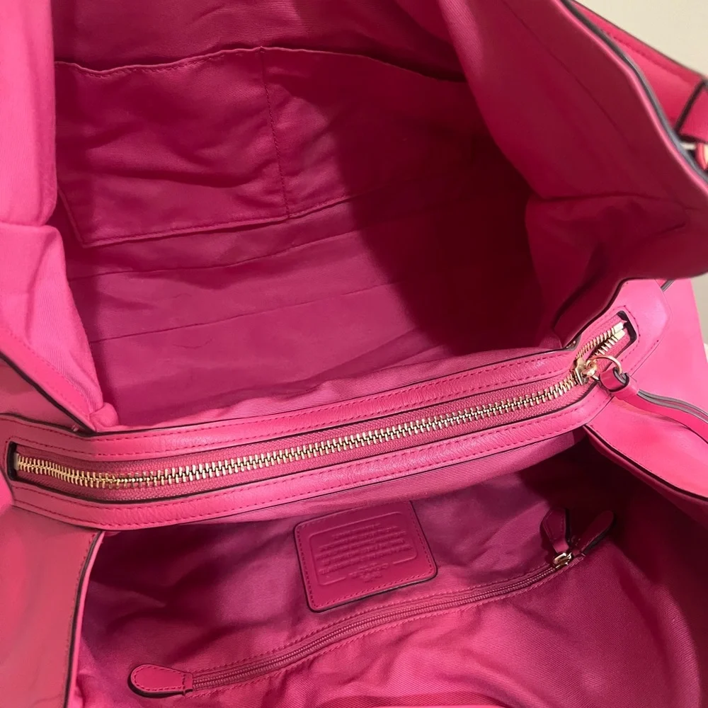 Coach Carlyle‎ Hot Pink Leather Shoulder Tote Handbag Rare casual work travel